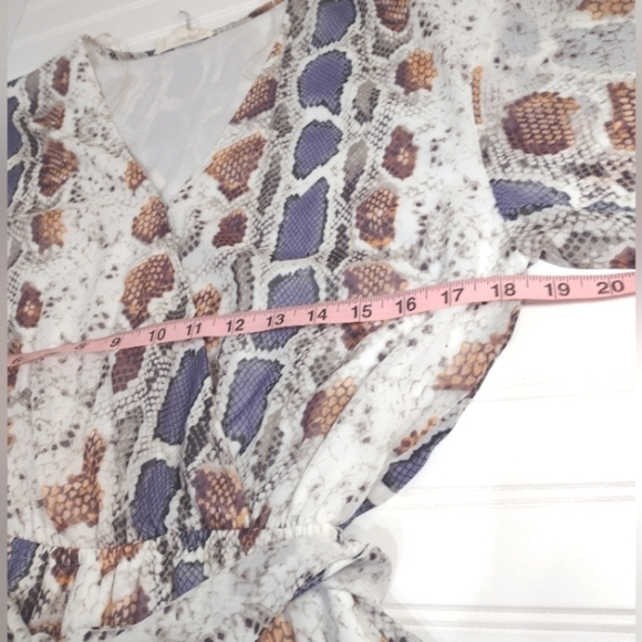 Entró women's Romper 3/4 sleeve, snake print size (S) - Picture 9 of 12
